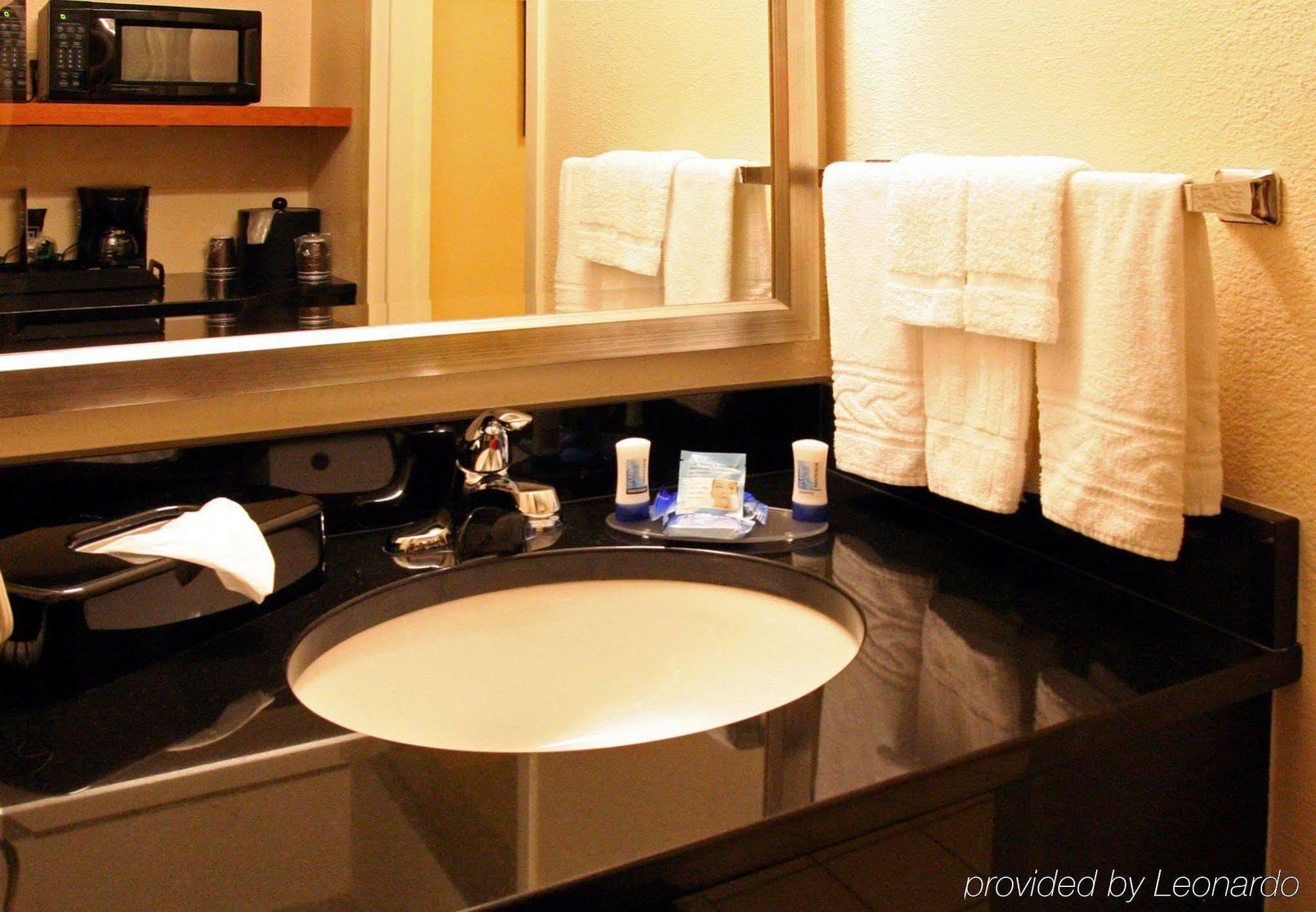 Fairfield Inn & Suites Hilton Head Island بلافتون الغرفة الصورة